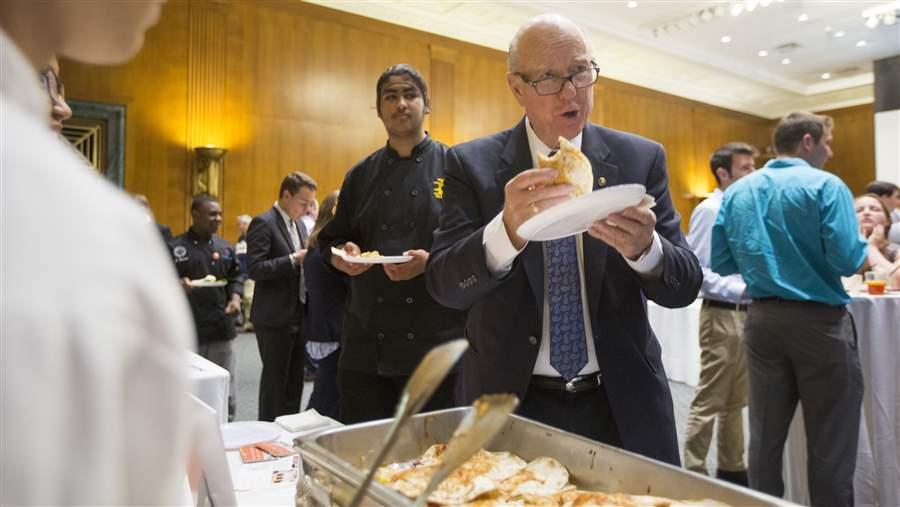 Sen. Pat Roberts tastes healthy school food options