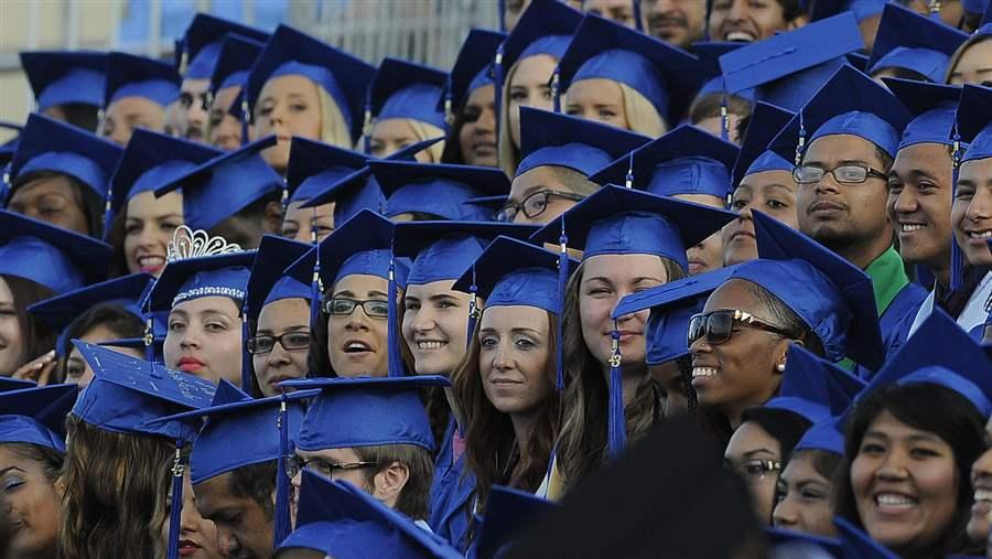 More Community Colleges Are Offering Bachelor's Degrees — And Four-Year  Universities Aren't Happy About It | The Pew Charitable Trusts