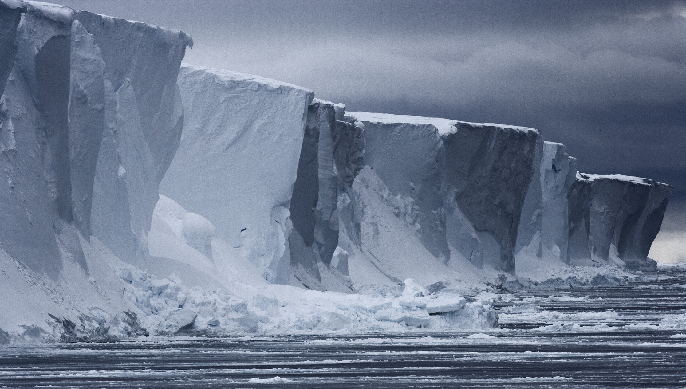 Антарктический ледниковый щит. Шельфовые ледники Антарктиды. Ледяной Покров Антарктиды. Гляциология Антарктиды. Стена льда.