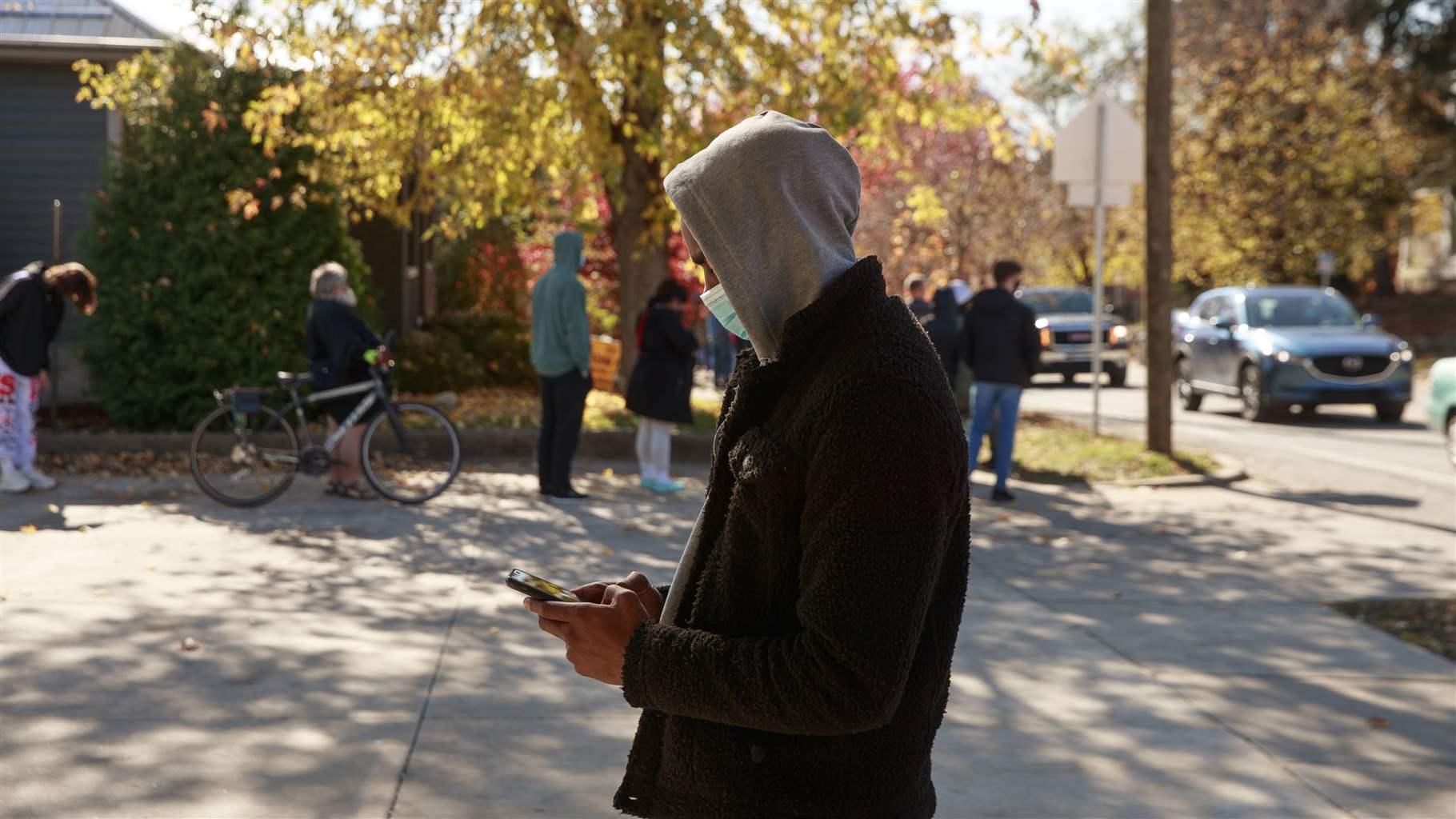 Person wearing mask Person wearing mask