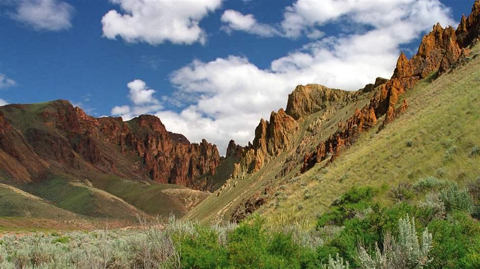 Leslie Gulch is a canyon in Malheur County, Oregon, United States.