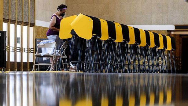 Los Angeles voter Los Angeles voter