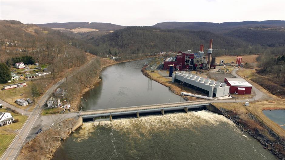 Removal of the Albright Dam in West Virginia would reconnect the lower Cheat River, the Cheat Canyon, and Cheat Lake with the upper watershed, restoring the river to its original free-flowing form. 