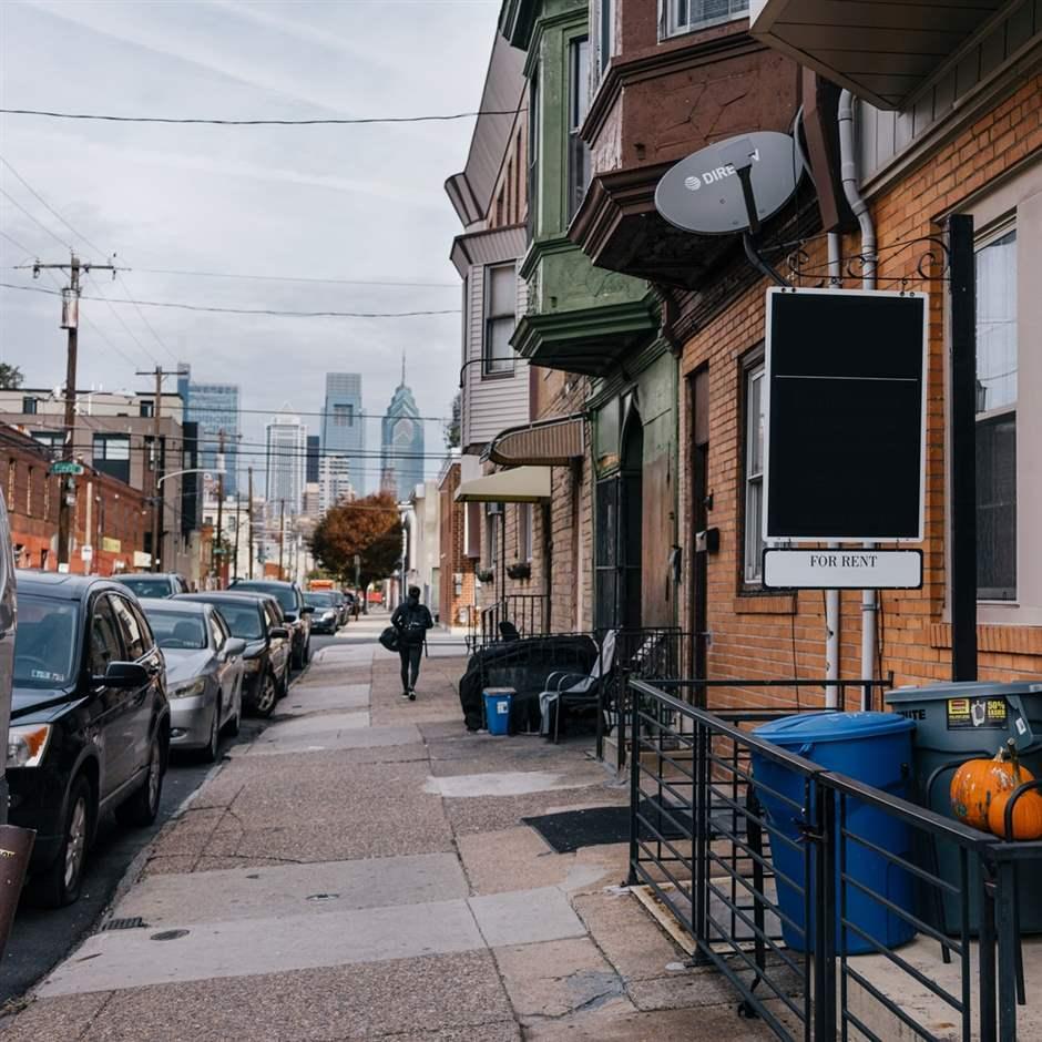 Low-rent building, full of wealthy people, on cheap land, with low building  value, complain about high rent. My residential taxes are at 0. The entire  city is like this. I know it's