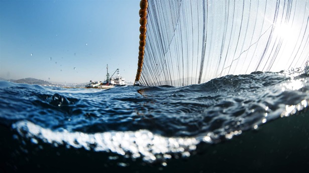 fishing boats closing the bosphorus entrance