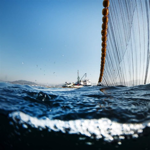 fishing boats closing the bosphorus entrance