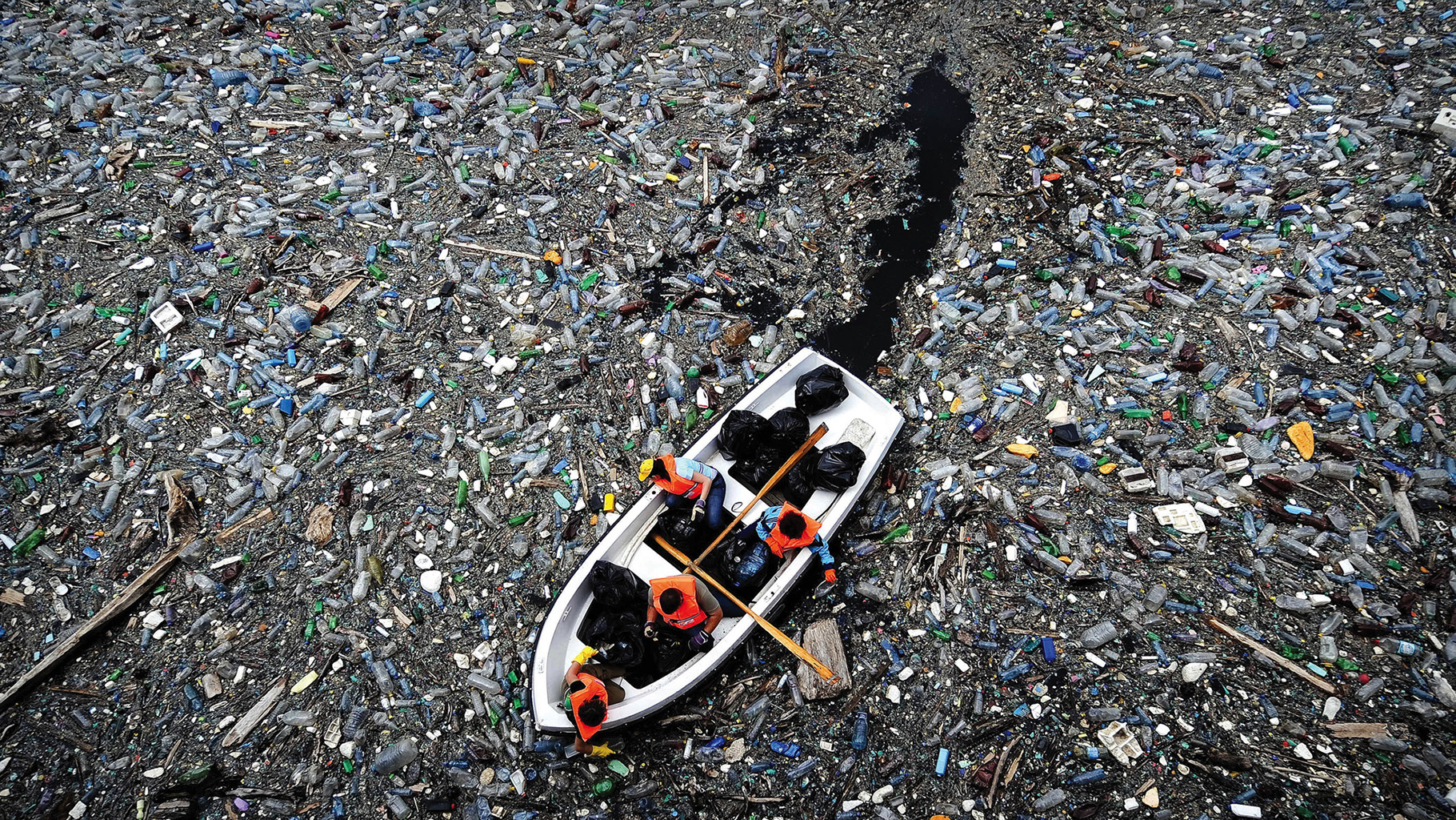 https://www.pewtrusts.org/-/media/post-launch-images/trust-magazine/fall-2020/feature-1-plastics-1-1820x1024px.jpg